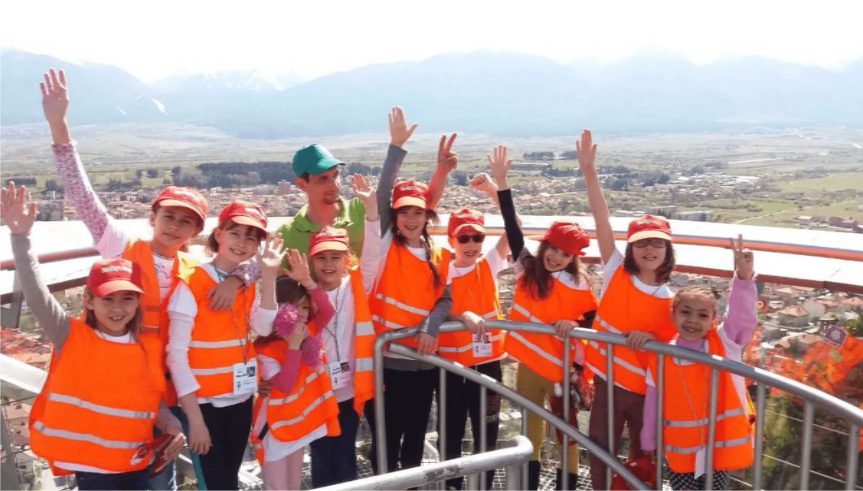 Как езиковият лагер помага на децата билингви?