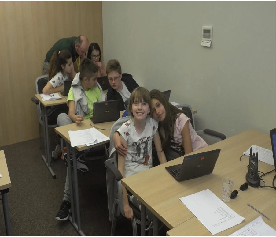 Как езиковият лагер помага на децата билингви?