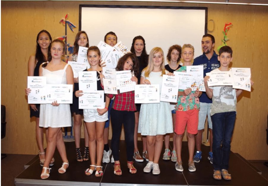 Как езиковият лагер помага на децата билингви?