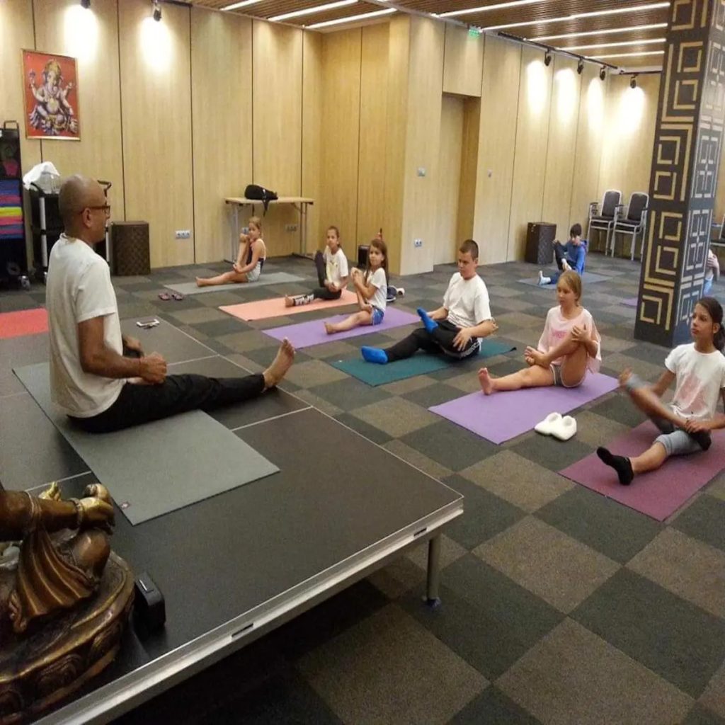 10 ползи от практикуването на йога за деца в LuckyKids