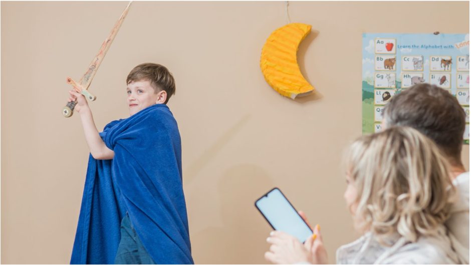 Деца играят ролева игра за преодолояване на страх